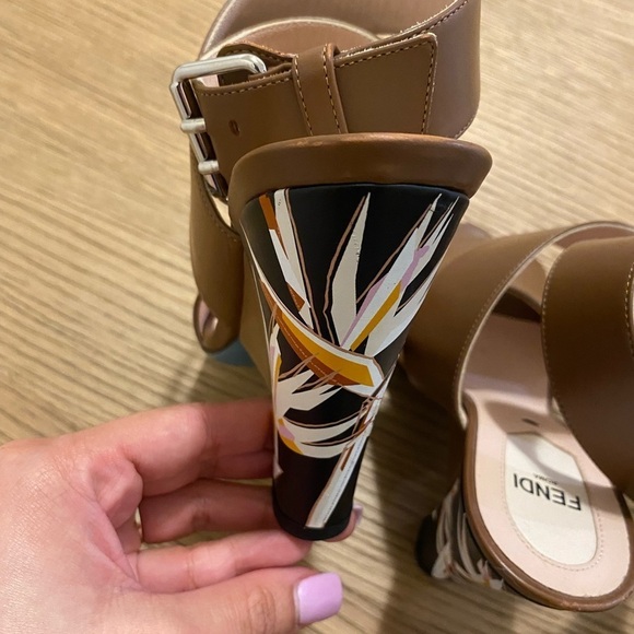 Fendi Bird of paradise strap heels - Picture 7 of 14